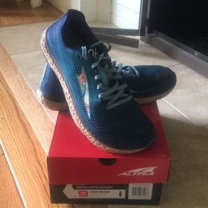 Altra Escalante Aloha Racers